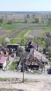 Borodyanka, Ukrayna 'da yıkılmış bir binanın dikey videosu