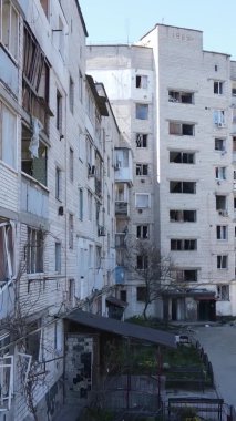 Borodyanka, Ukrayna 'da yıkılmış bir binanın dikey videosu