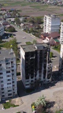 Borodyanka, Ukrayna 'da yıkılmış bir binanın dikey videosu