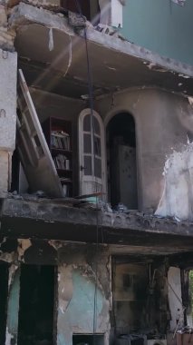 Borodyanka, Ukrayna 'da yıkılmış bir binanın dikey videosu