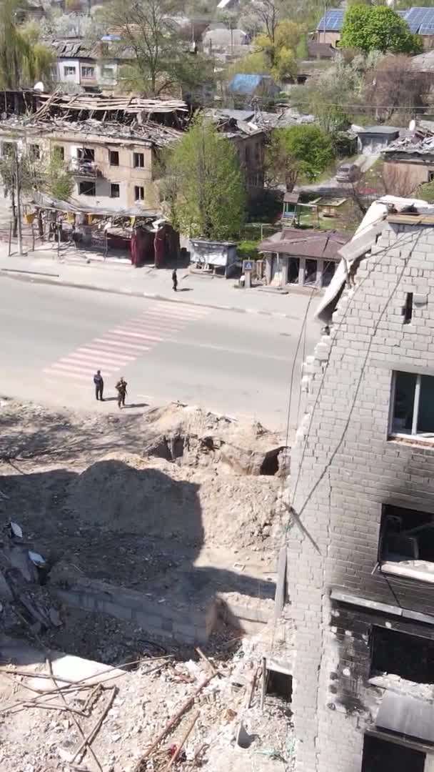 Vídeo Vertical Edifício Destruído Borodyanka Ucrânia — Vídeo de Stock