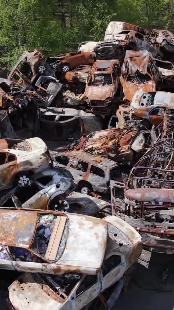 Vídeo Vertical Coches Destruidos Ciudad Irpin Ucrania — Vídeos de Stock