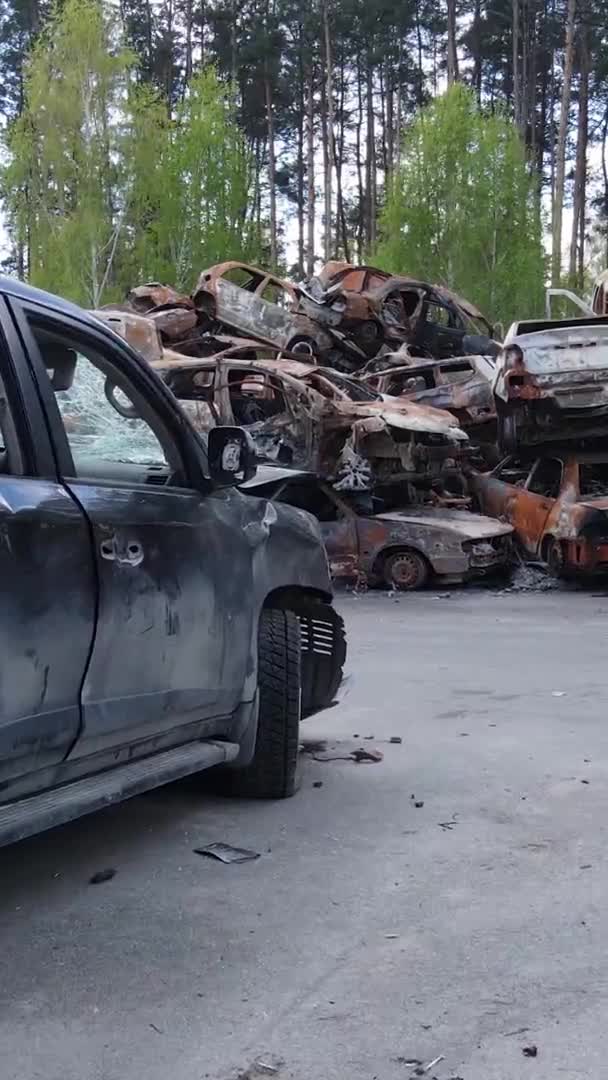 Vídeo Vertical Coches Destruidos Ciudad Irpin Ucrania — Vídeos de Stock