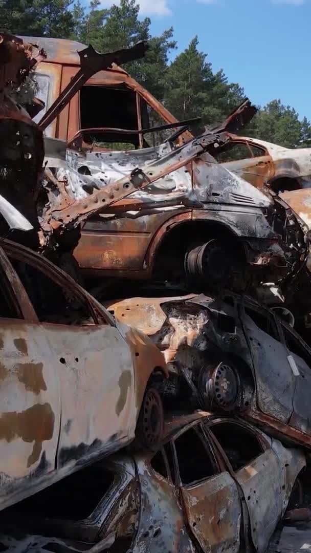 Video Vertical Mașinilor Distruse Orașul Irpin Ucraina — Videoclip de stoc