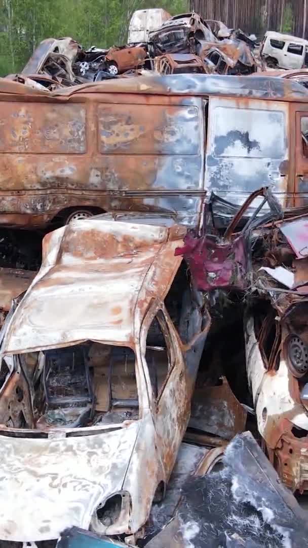 Vídeo Vertical Coches Destruidos Ciudad Irpin Ucrania — Vídeos de Stock