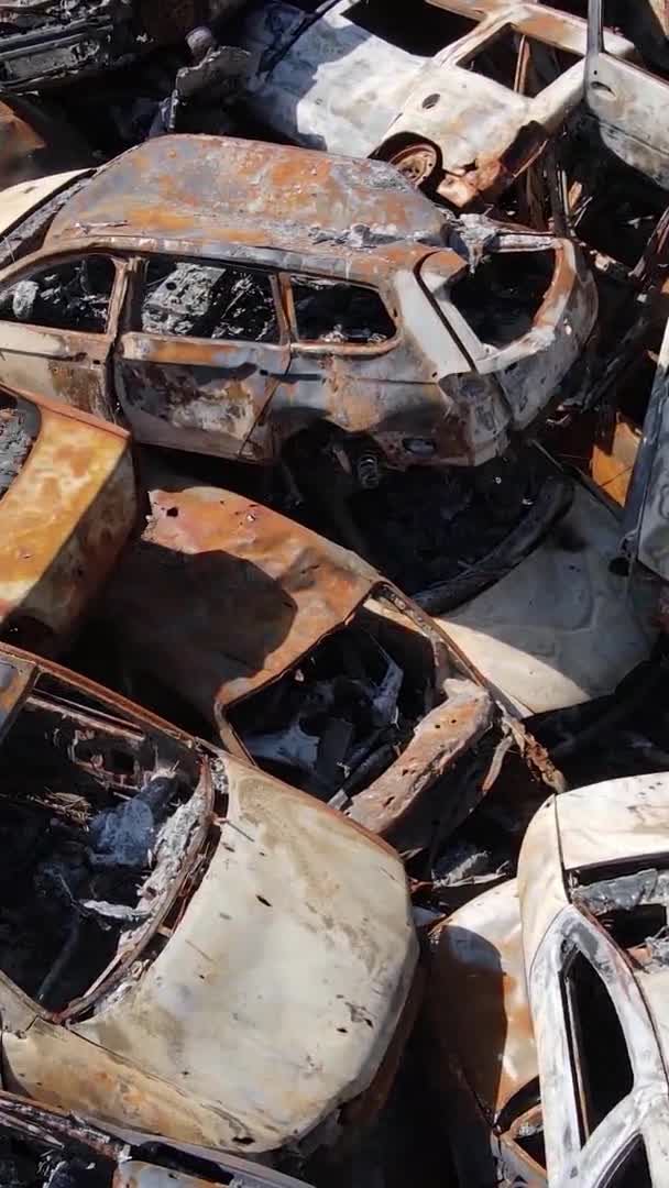 Vídeo Vertical Carros Destruídos Cidade Irpin Ucrânia — Vídeo de Stock