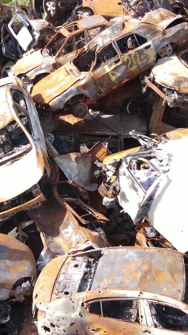 Vídeo Vertical Coches Destruidos Ciudad Irpin Ucrania — Vídeos de Stock