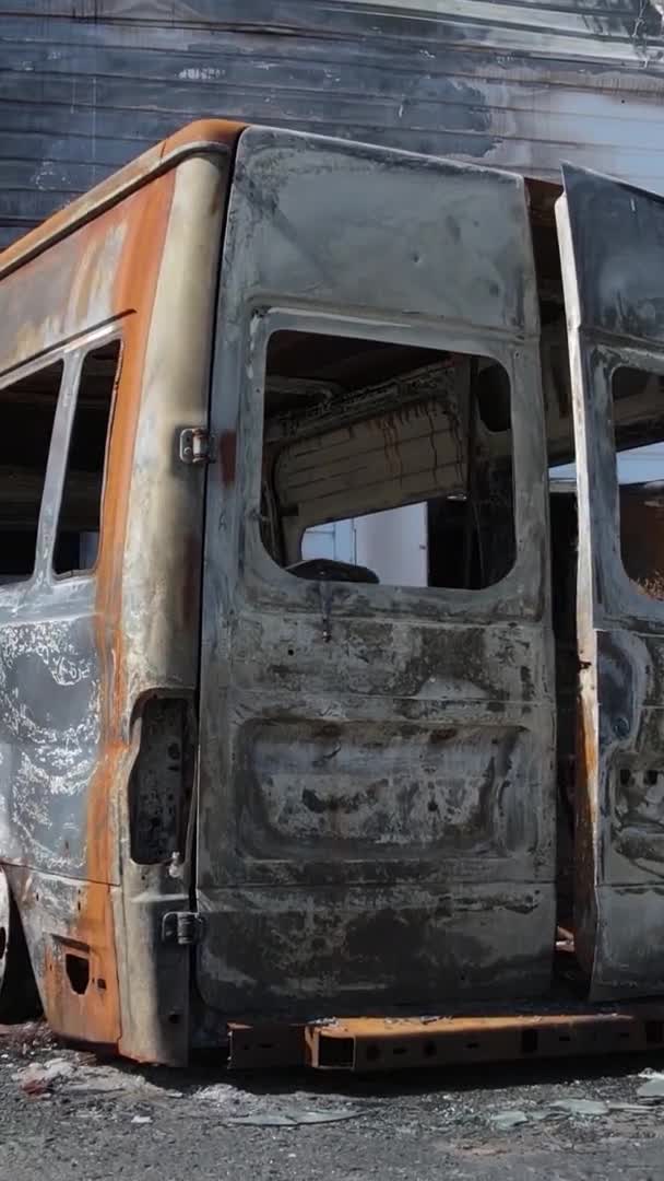 Vídeo Vertical Edificio Destruido Centro Comercial Bucha Ucrania — Vídeos de Stock