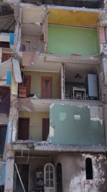 Borodyanka, Ukrayna 'da yıkılmış bir binanın dikey videosu