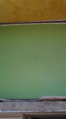 Borodyanka, Ukrayna 'da yıkılmış bir binanın dikey videosu