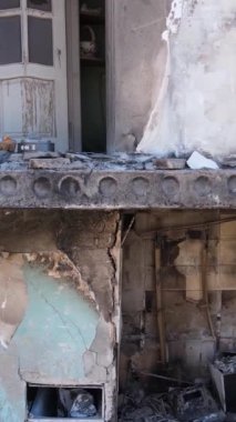 Borodyanka, Ukrayna 'da yıkılmış bir binanın dikey videosu