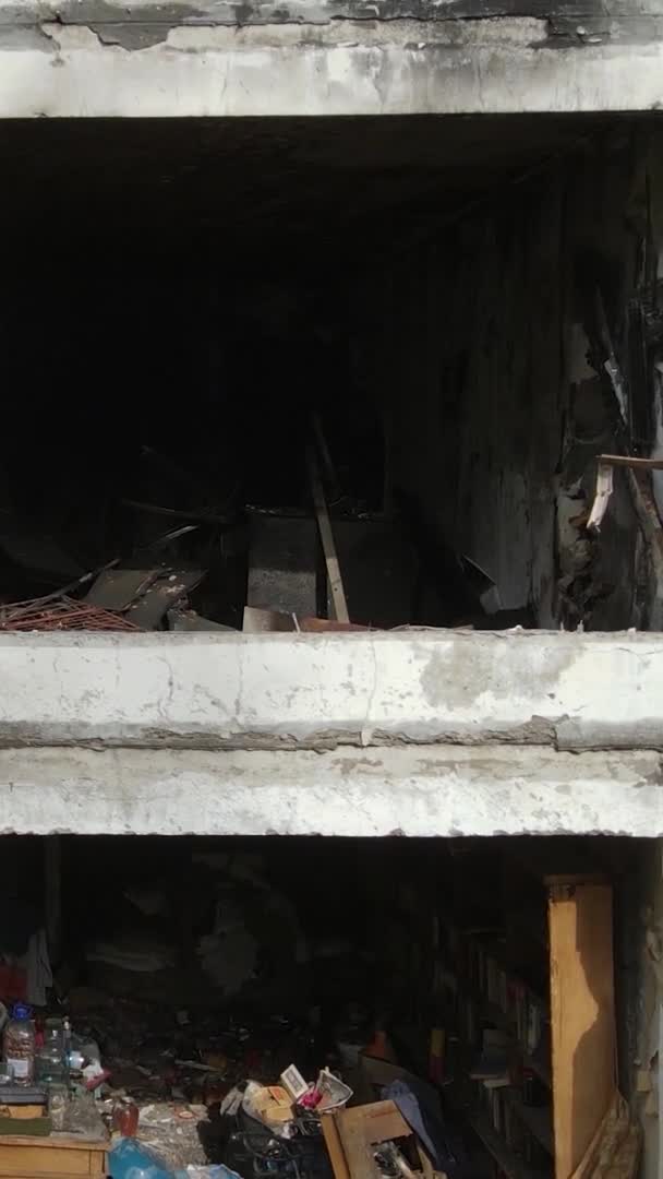 Vidéo Verticale Une Maison Incendiée Détruite Kiev Ukraine — Video