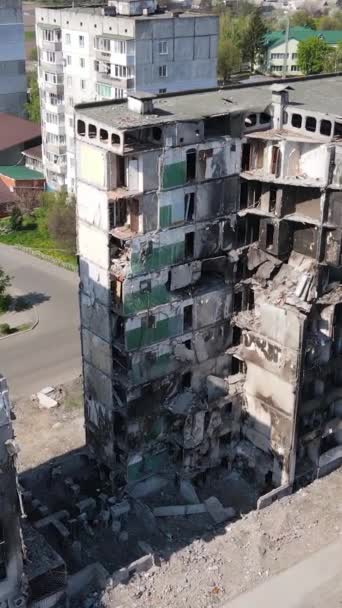 Vídeo Vertical Edifício Destruído Borodyanka Ucrânia — Vídeo de Stock