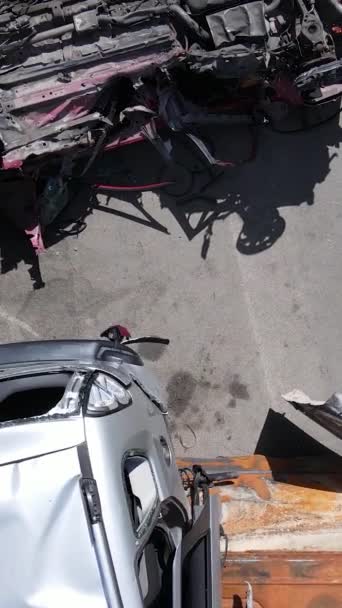 Video Vertikal Dari Mobil Yang Hancur Kota Irpin Ukraina — Stok Video