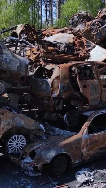 Vídeo Vertical Carros Destruídos Cidade Irpin Ucrânia — Vídeo de Stock