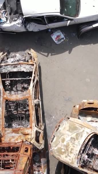 Вертикальне Відео Знищених Автомобілів Місті Ірпін Україна — стокове відео