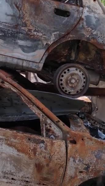 Vídeo Vertical Carros Destruídos Cidade Irpin Ucrânia — Vídeo de Stock