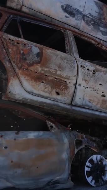 Vídeo Vertical Coches Destruidos Ciudad Irpin Ucrania — Vídeo de stock