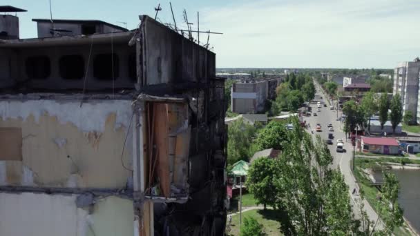 Állomány Videó Bemutatja Háború Utóhatásait Ukrajnában Egy Lerombolt Lakóépület Borodjanka — Stock videók