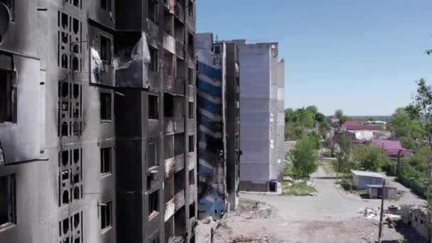 Este Vídeo Mostra Consequências Guerra Ucrânia Edifício Residencial Destruído Borodyanka — Vídeo de Stock