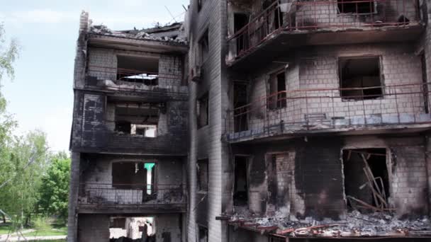 Este Vídeo Mostra Consequências Guerra Ucrânia Edifício Residencial Destruído Borodyanka — Vídeo de Stock