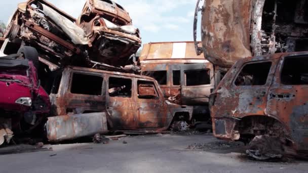 Cette Vidéo Montre Une Décharge Voitures Tirées Brûlées Irpin District — Video