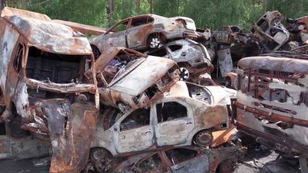 Dieses Archivvideo Zeigt Eine Müllkippe Aus Angeschossenen Und Verbrannten Autos — Stockvideo