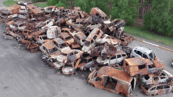 Cette Vidéo Montre Une Décharge Voitures Tirées Brûlées Irpin District — Video