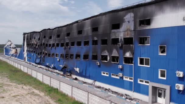 Dieses Archivbild Zeigt Eine Luftaufnahme Einer Zerstörten Lagerhalle Bucha Ukraine — Stockvideo