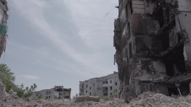 Tämä Varastossa Video Näyttää Jälkimainingeissa Sodan Ukrainassa Tuhoutunut Asuinrakennus Borodyanka — kuvapankkivideo