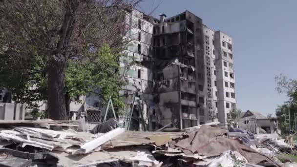 Ten Film Przedstawia Skutki Wojny Ukrainie Zniszczony Budynek Mieszkalny Borodyance — Wideo stockowe