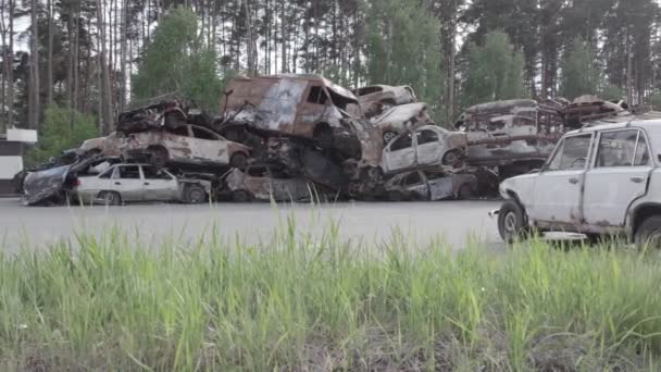 Este Video Muestra Basurero Coches Quemados Irpin Distrito Bucha Gris — Vídeo de stock