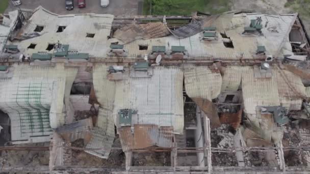 Denna Video Visar Krigshärjad Byggnad Stoyanka Bucha Distriktet Ukraina Grå — Stockvideo