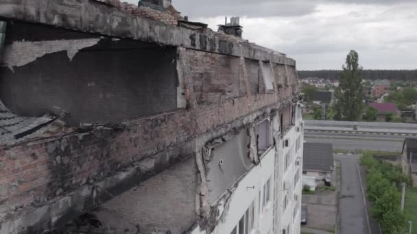 Nagranie Pokazuje Rozdarty Wojną Budynek Stoyanka Okręg Bucha Ukraina Szary — Wideo stockowe