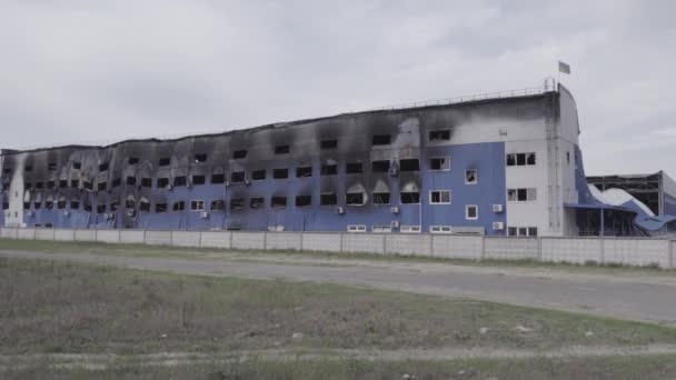 Dieses Archivbild Zeigt Eine Luftaufnahme Einer Zerstörten Lagerhalle Bucha Ukraine — Stockvideo