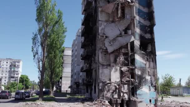 Video Ukrayna Daki Savaş Sırasında Bucha Borodyanka Yıkılan Bir Konut — Stok video
