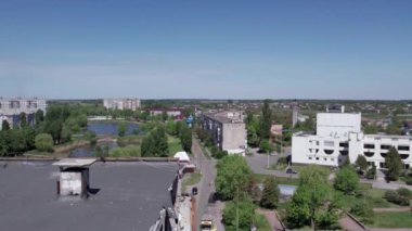 Bu video, Ukrayna 'daki savaş sırasında Bucha, Borodyanka' da yıkılan bir konut binasını gösteriyor.