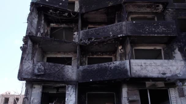 Állomány Videó Egy Lerombolt Lakóépületet Mutat Háború Alatt Ukrajnában Borodjankában — Stock videók