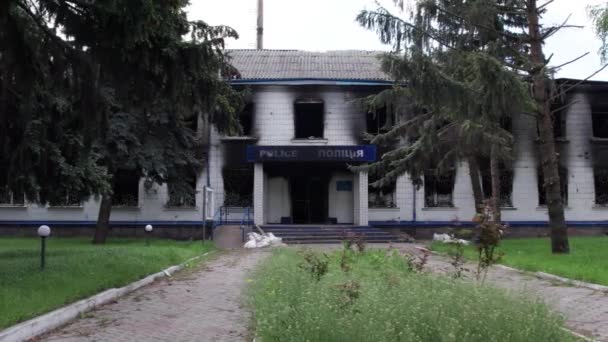 Stock Video Shows Aftermath War Ukraine Destroyed Burned Building Police — Stock Video