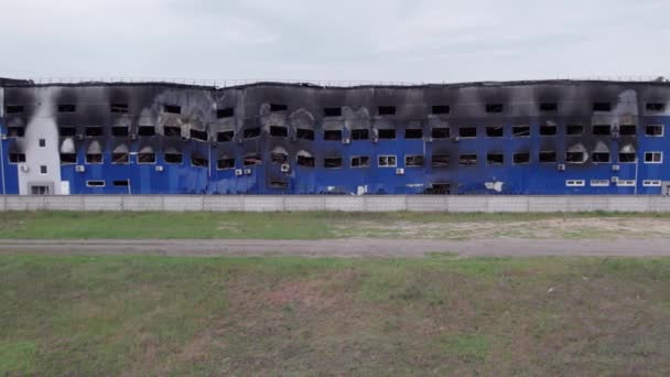 Dieses Archivbild Zeigt Eine Luftaufnahme Einer Zerstörten Lagerhalle Bucha Ukraine — Stockvideo