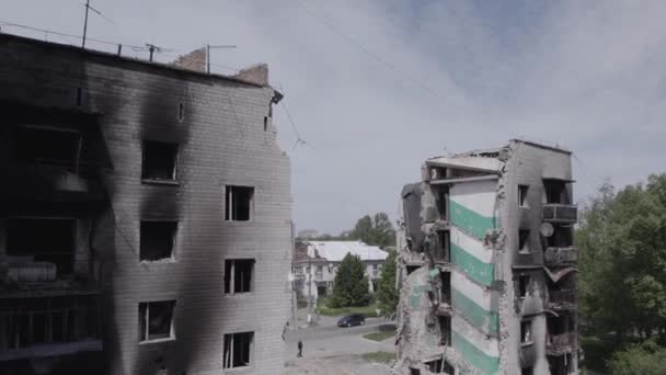 Video Stok Ini Menunjukkan Perang Ukraina Sebuah Bangunan Perumahan Yang — Stok Video