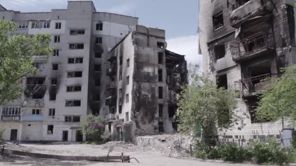 Este Vídeo Mostra Guerra Ucrânia Edifício Residencial Destruído Borodyanka Distrito — Vídeo de Stock