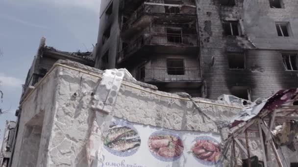 Este Vídeo Mostra Guerra Ucrânia Edifício Residencial Destruído Borodyanka Distrito — Vídeo de Stock