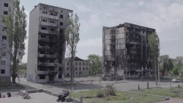 Este Vídeo Mostra Guerra Ucrânia Edifício Residencial Destruído Borodyanka Distrito — Vídeo de Stock