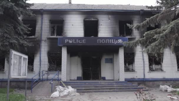 Ten Film Przedstawia Skutki Wojny Ukrainie Zniszczony Spalony Budynek Posterunku — Wideo stockowe