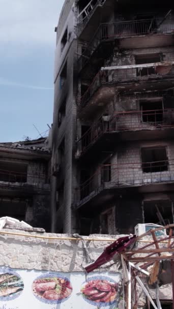 Questo Video Verticale Mostra Conseguenze Della Guerra Ucraina Edificio Residenziale — Video Stock