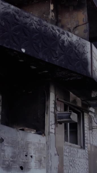 Acest Videoclip Vertical Arată Consecințele Războiului Din Ucraina Clădire Rezidențială — Videoclip de stoc
