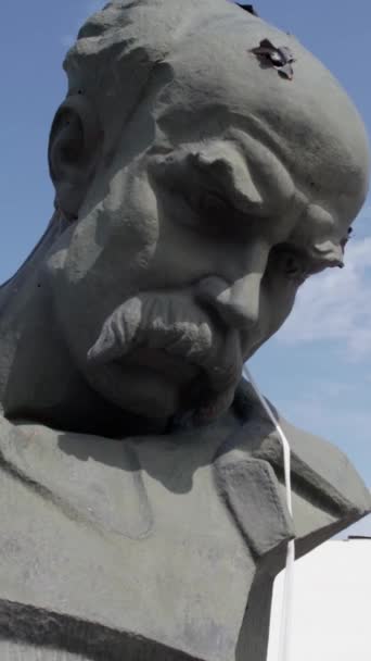 Este Vídeo Vertical Mostra Monumento Taras Shevchenko Borodyanka Ucrânia Durante — Vídeo de Stock