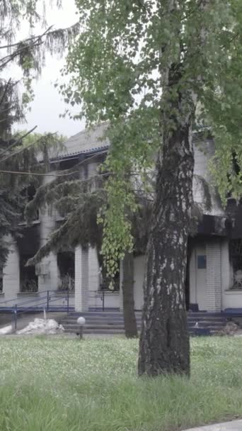 Acest Videoclip Vertical Arată Consecințele Războiului Din Ucraina Clădirea Distrusă — Videoclip de stoc