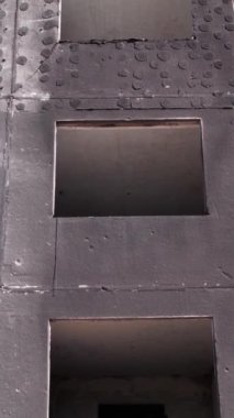 Bu borsa dikey videosu Ukrayna 'daki savaş sonrasını gösteriyor. Borodyanka' da yıkılan bir yerleşim yeri.